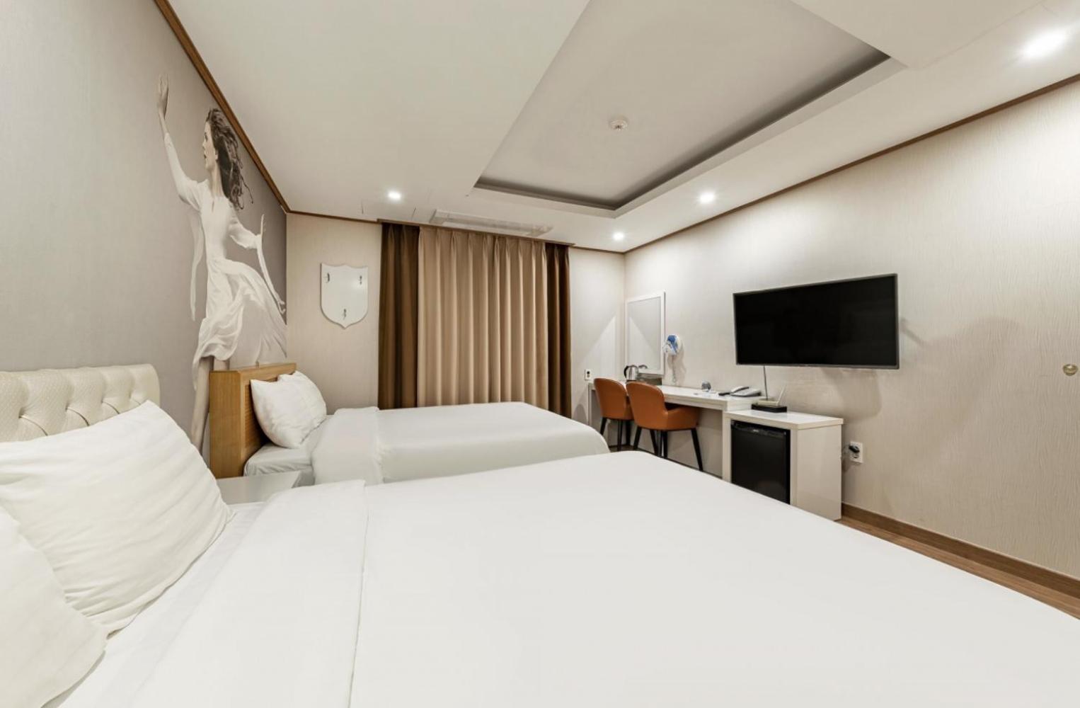 סאוגוויפו Rex Hotel מראה חיצוני תמונה
