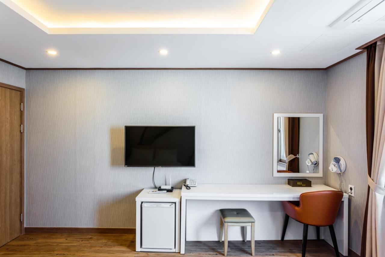 סאוגוויפו Rex Hotel מראה חיצוני תמונה