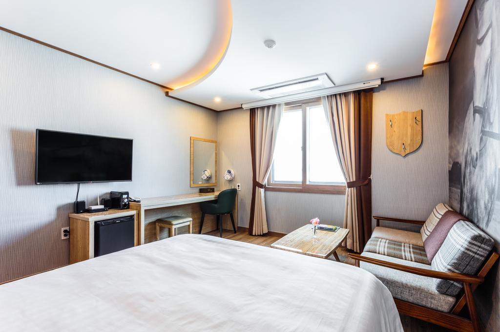 סאוגוויפו Rex Hotel מראה חיצוני תמונה