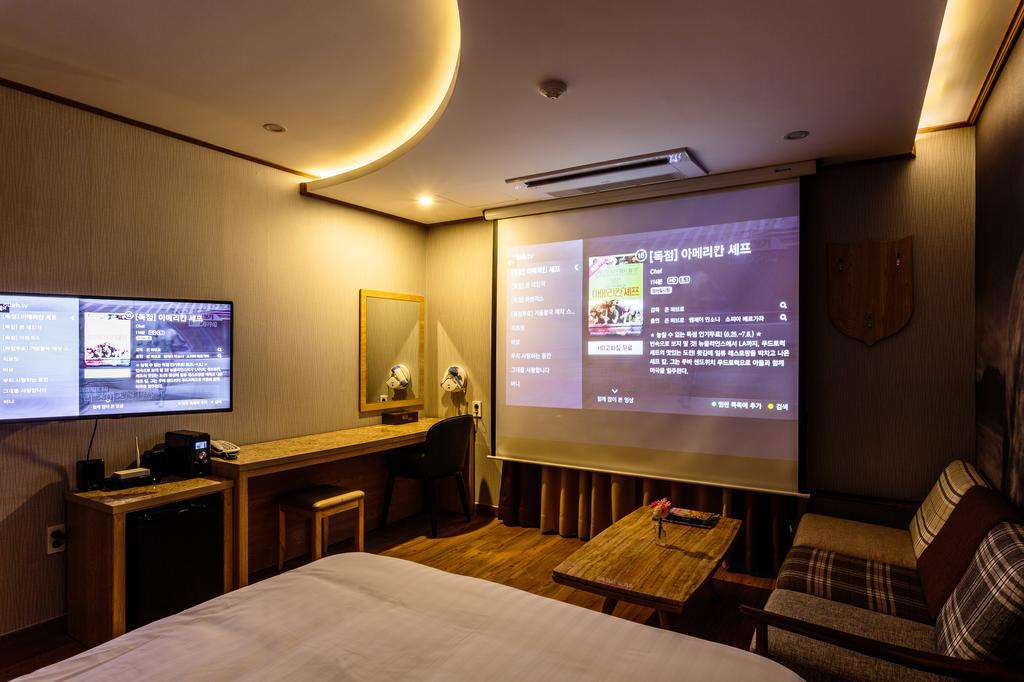 סאוגוויפו Rex Hotel מראה חיצוני תמונה